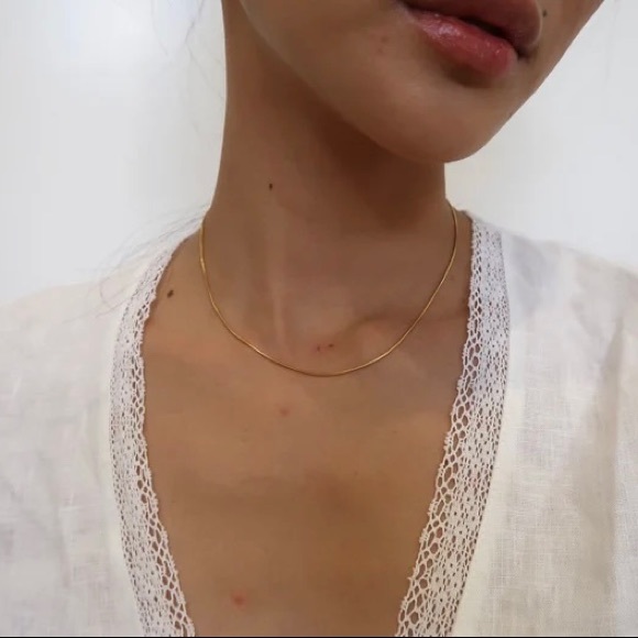 Super Thin Round Gold Snake Chain Necklace - Picture 5 of 9